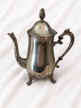 Ornate Silver-Tone Vintage-Style Coffee Pot - Elegant Serving Piece